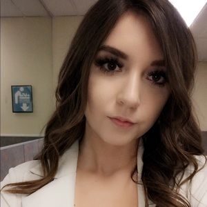 Meet your Posher, Alla